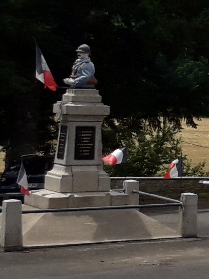 Le monument aux morts 1